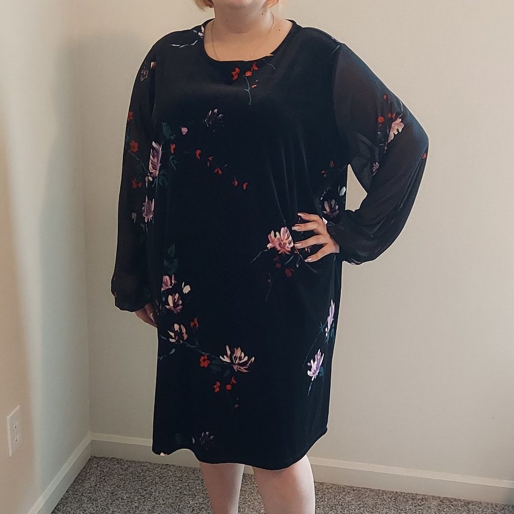 Plus Size Ava & Viv Velvet Floral Sheath Dress with Sheer Long Sleeves, Size 2X